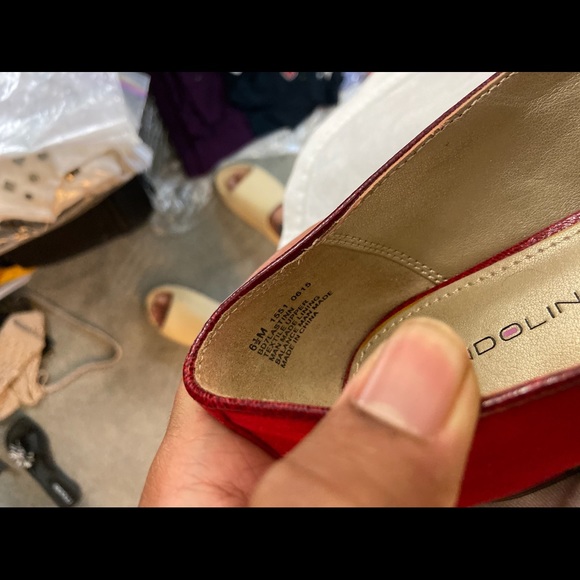 Cute red shoes - Picture 3 of 5